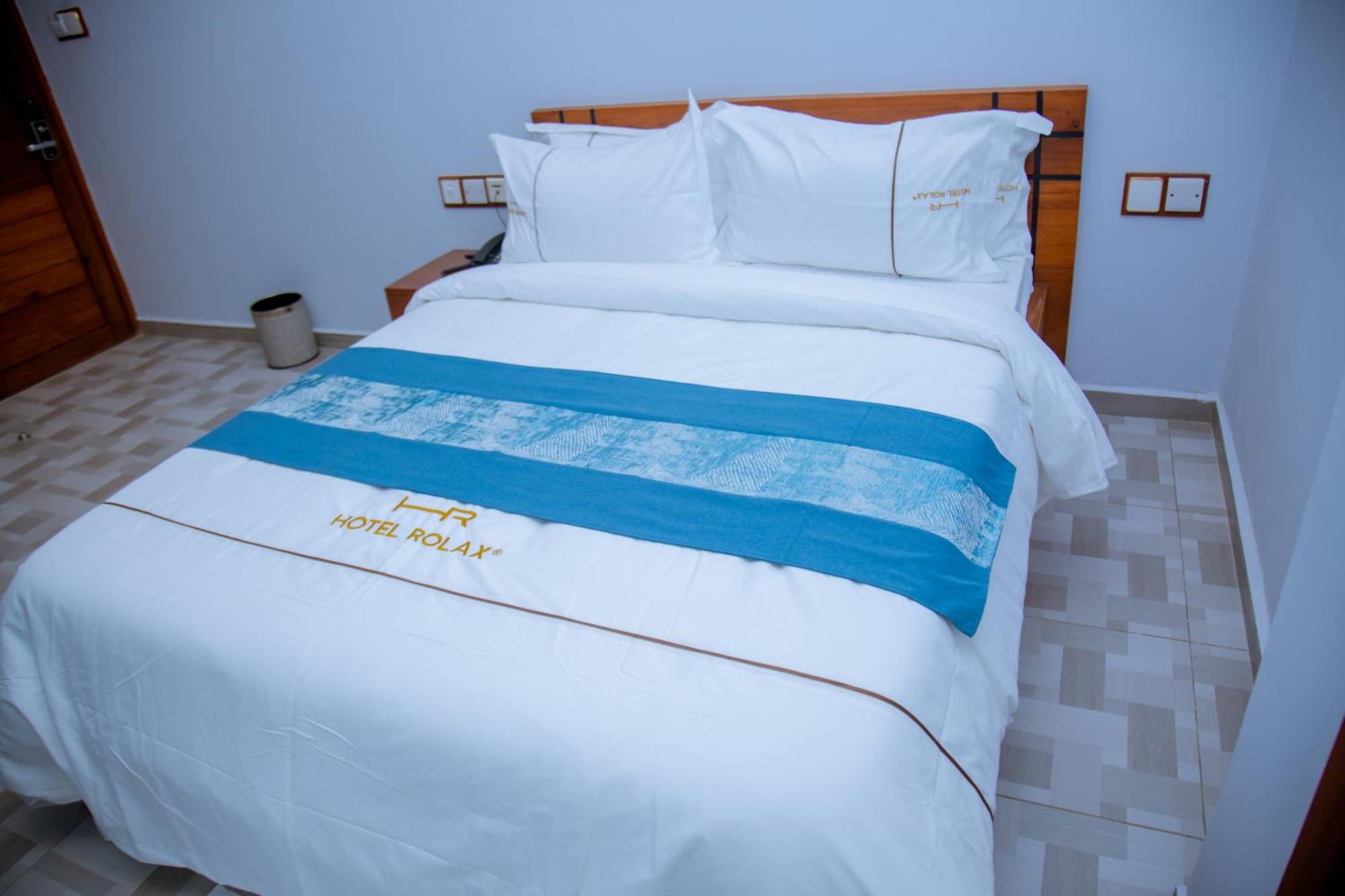 Hotel Rolax Dar es Salaam Buitenkant foto