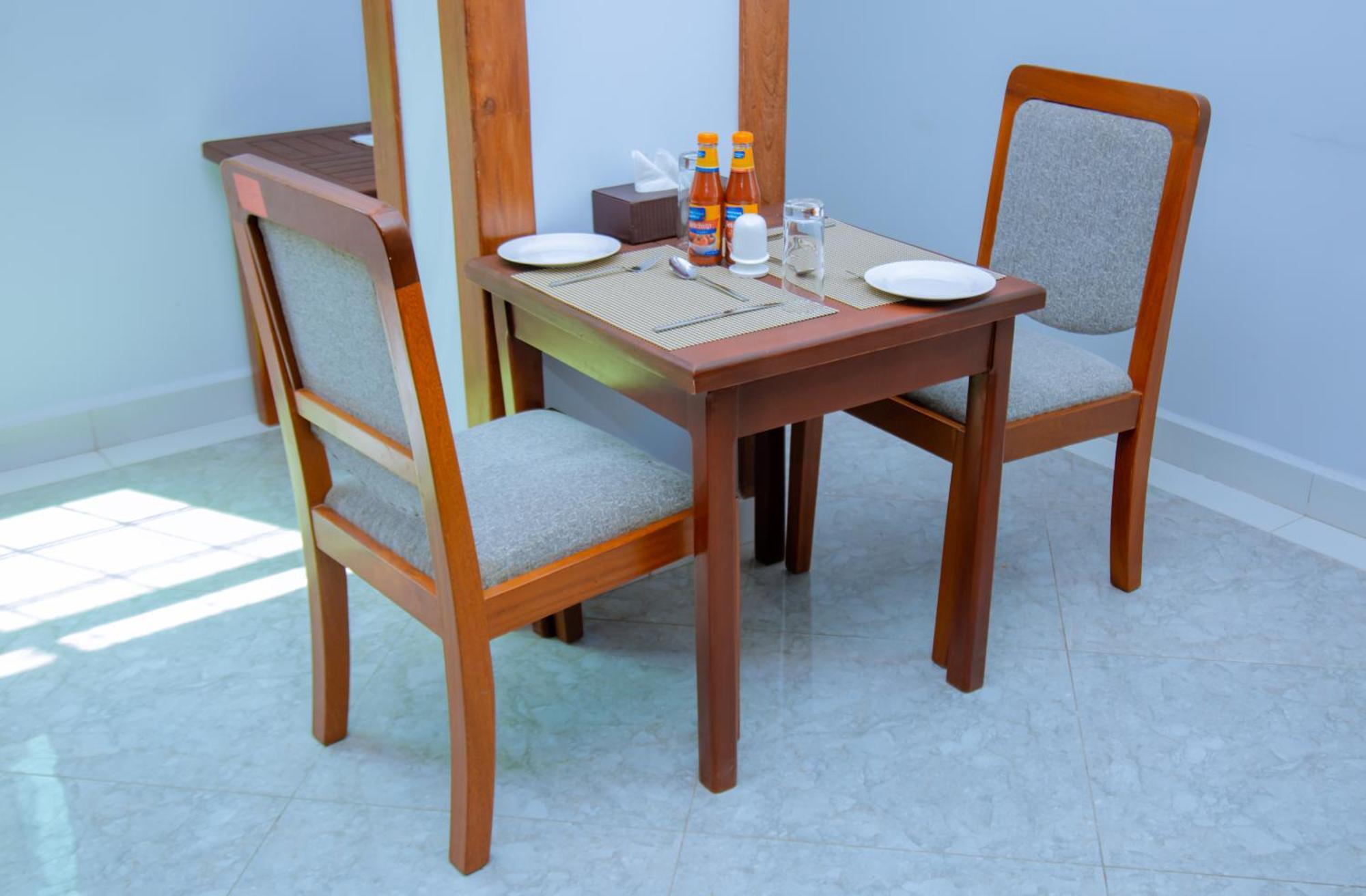 Hotel Rolax Dar es Salaam Buitenkant foto