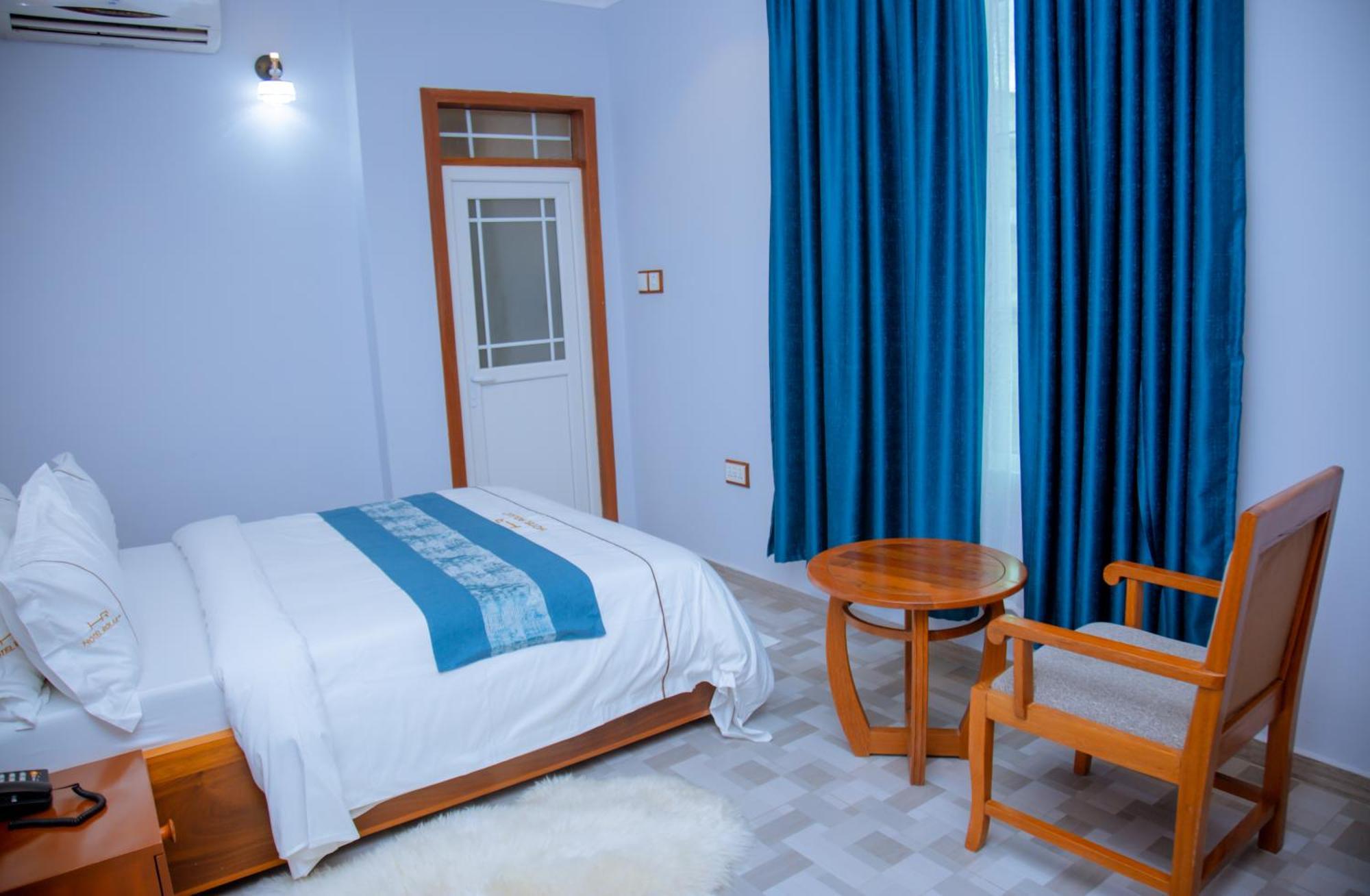 Hotel Rolax Dar es Salaam Buitenkant foto
