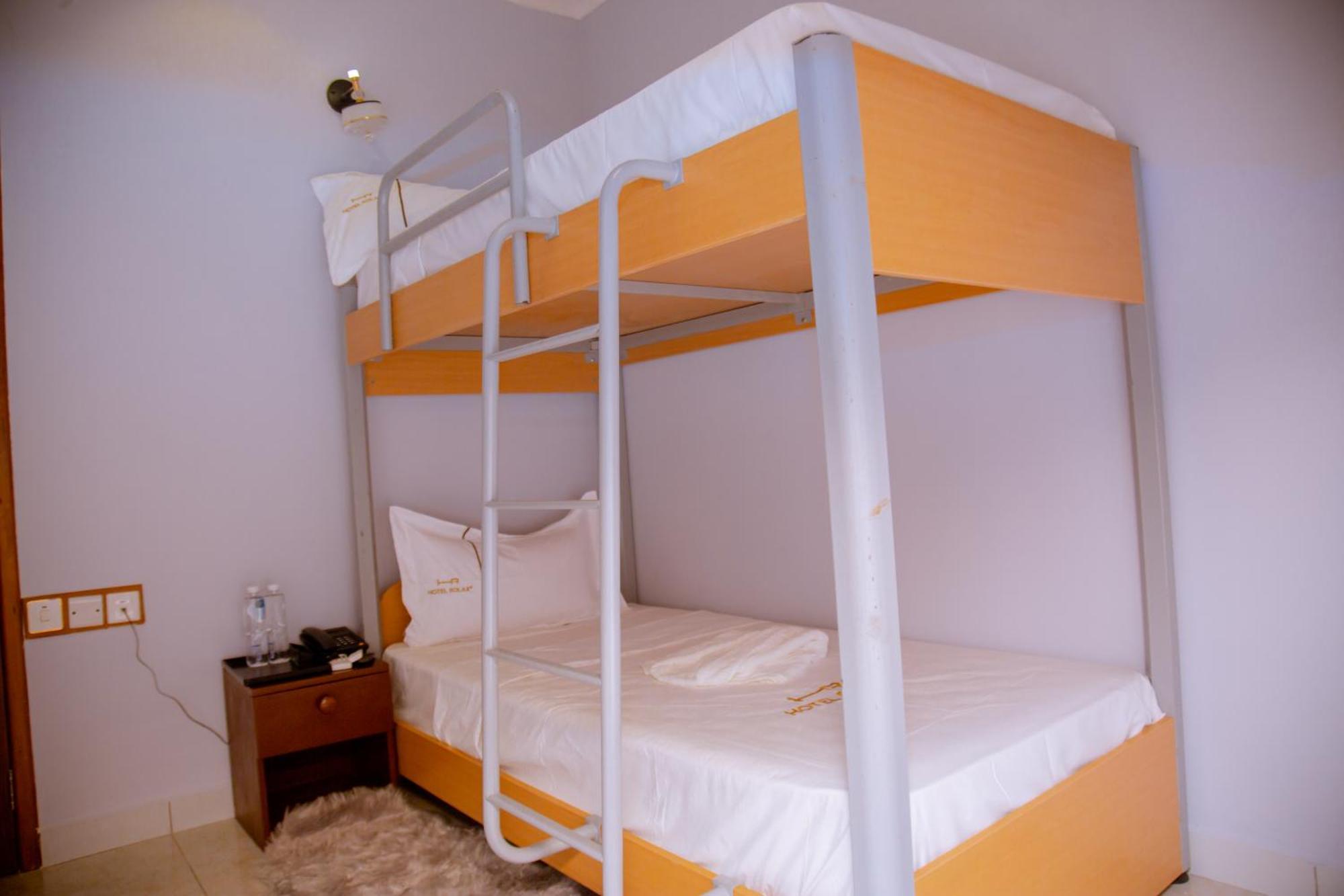 Hotel Rolax Dar es Salaam Buitenkant foto