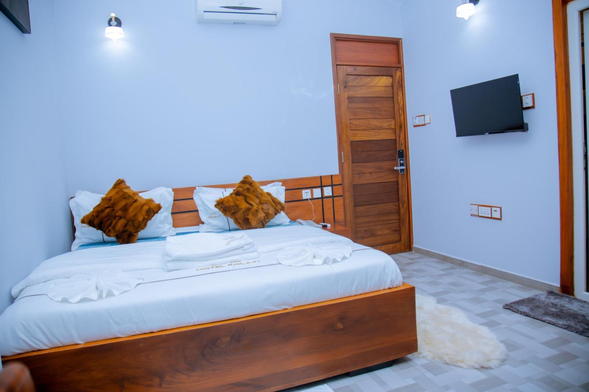 Hotel Rolax Dar es Salaam Buitenkant foto